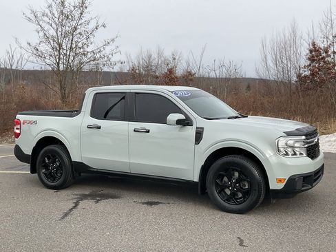 Certified 2022 Ford Maverick Lariat w/ Lariat Luxury Package image 1