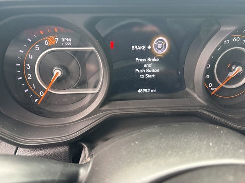 Used 2024 Jeep Wrangler Unlimited Rubicon AWD/4WD image 2