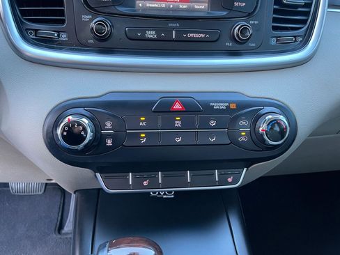 Used 2016 Kia Sorento LX w/ LX Convenience Package image 29