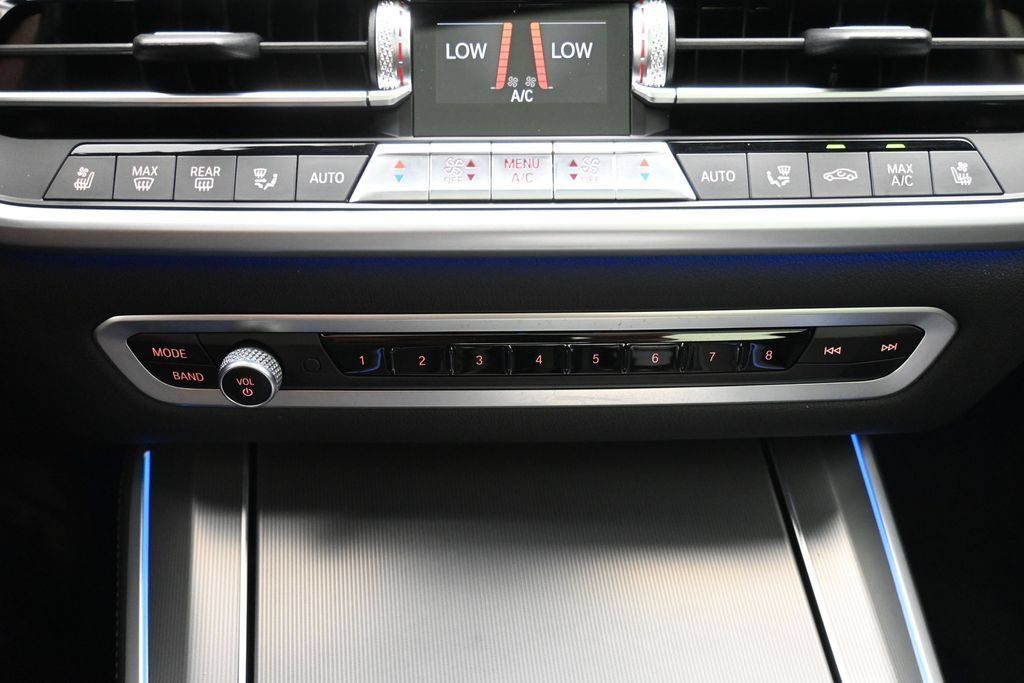 Used 2022 BMW X5 M50i w/ Executive Package AWD/4WD image 18