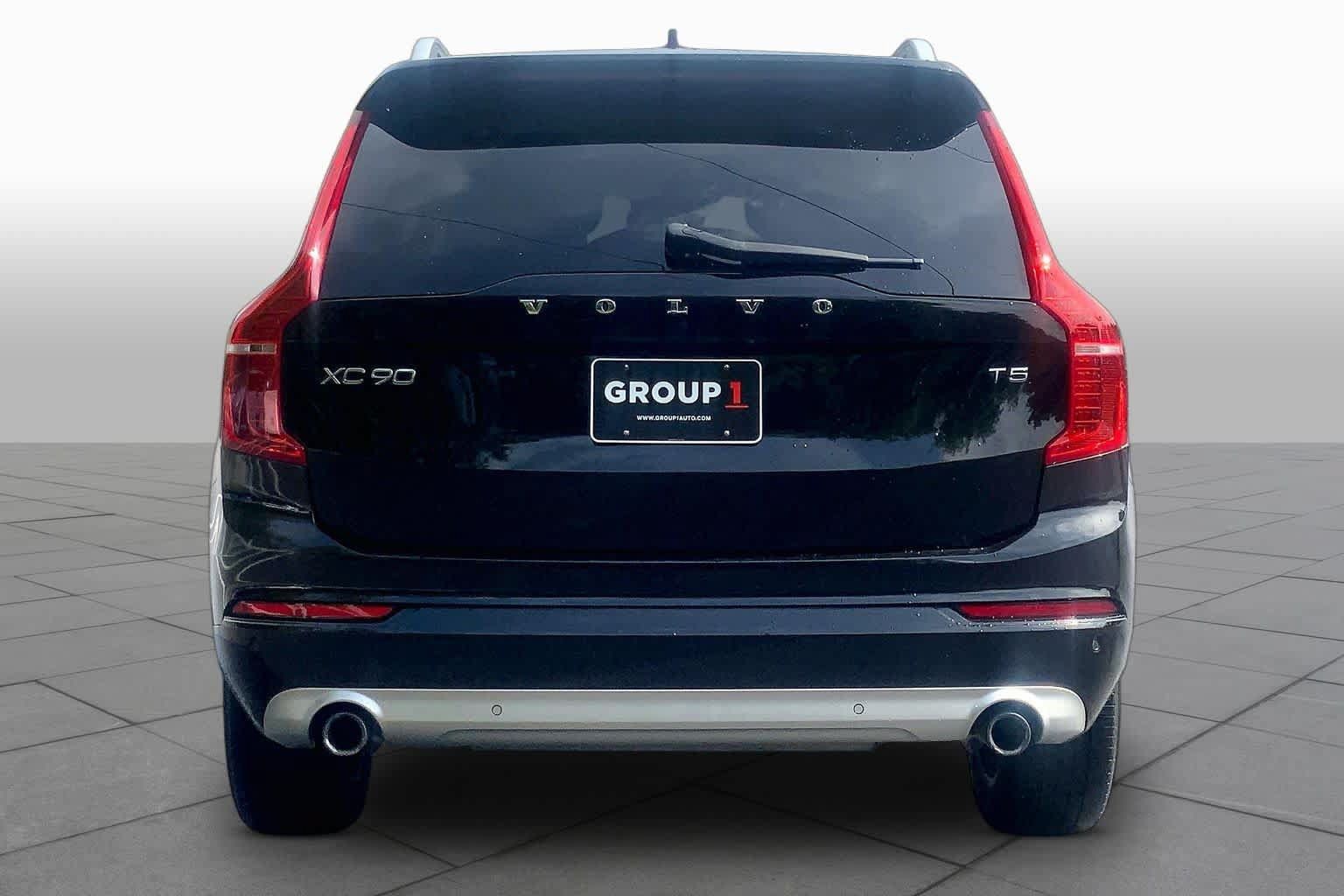 Used 2018 Volvo XC90 T5 Momentum w/ Convenience Package FWD image 5