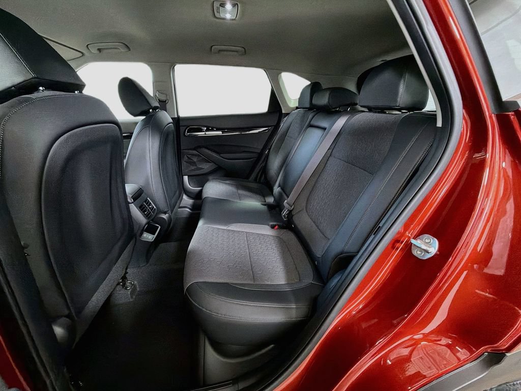 Used 2025 Kia Seltos S AWD/4WD image 25