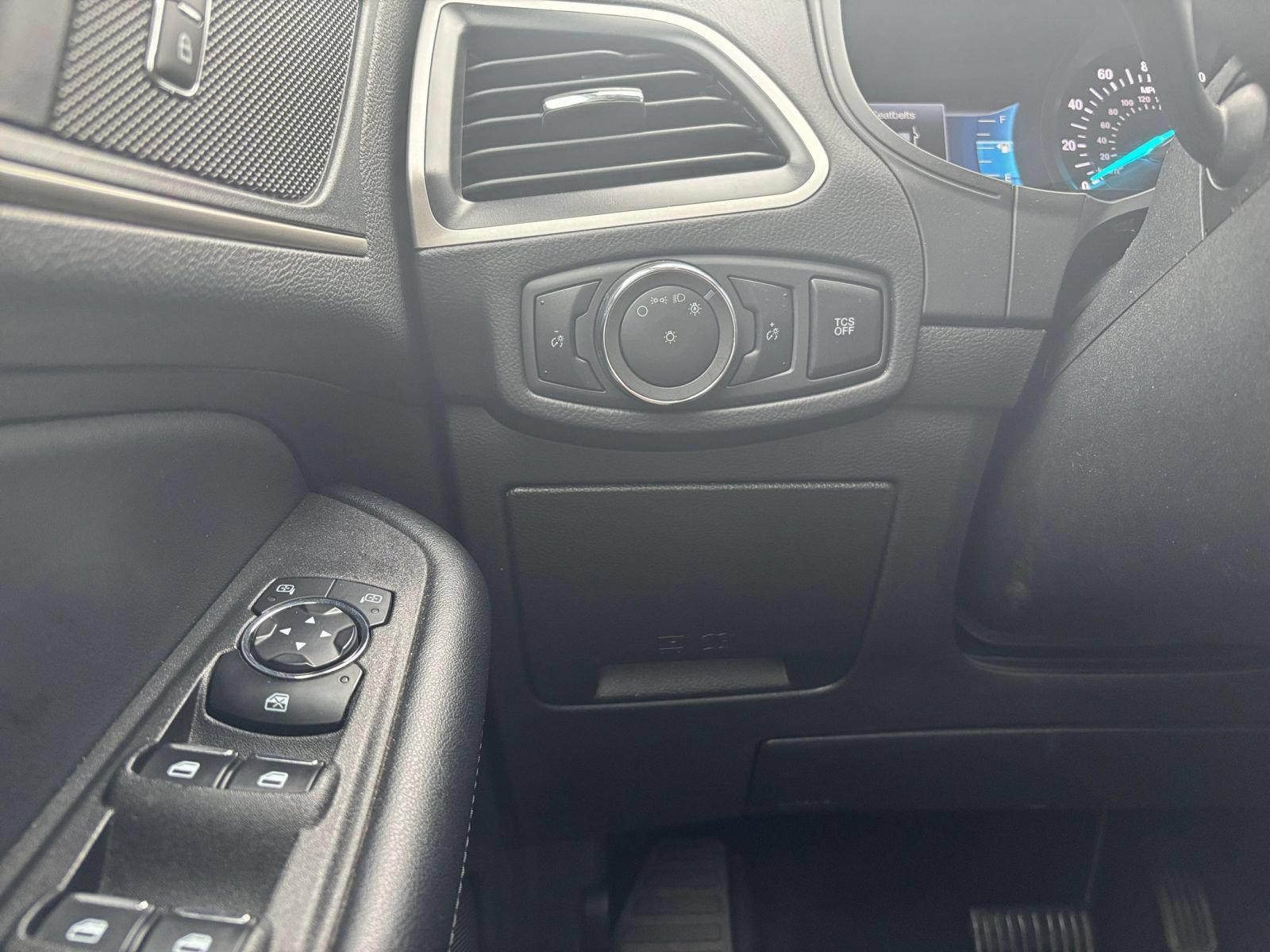 Used 2024 Ford Edge SEL AWD/4WD image 32