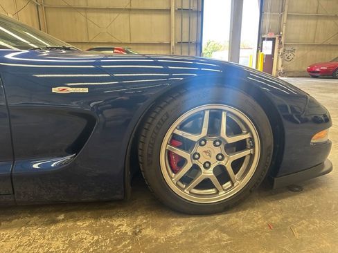 Used 2004 Chevrolet Corvette Z06 w/ Z06 Preferred Equipment Group RWD image 22