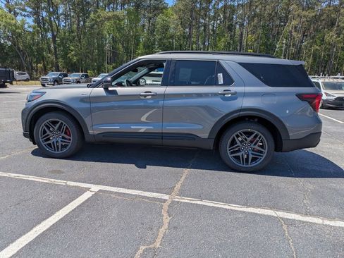 New 2026 Ford Explorer ST-Line RWD image 7