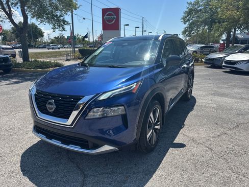 Certified 2023 Nissan Rogue Platinum FWD image 2