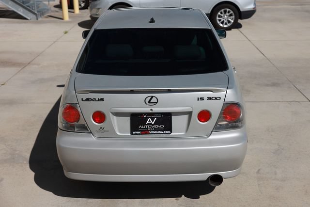 Used 2004 Lexus IS 300 RWD image 12
