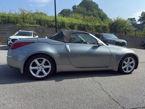 Used 2005 Nissan 350Z Touring RWD image 11