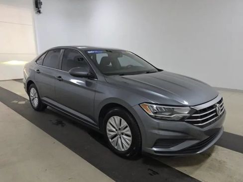 Used 2019 Volkswagen Jetta S w/ Driver Assistance Package FWD image 2