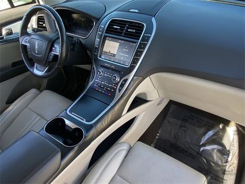 Used 2020 Lincoln Nautilus Reserve w/ Equipment Group 202A image 21