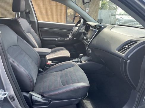 Used 2023 Mitsubishi Outlander Sport SE image 10