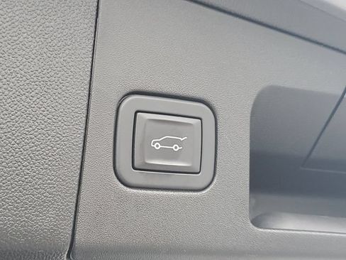 Certified 2025 Cadillac XT5 Premium Luxury AWD/4WD image 10