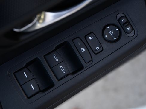 Used 2025 Honda CR-V EX image 37