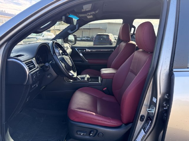 Used 2023 Lexus GX 460 Premium w/ Premium Package AWD/4WD image 17