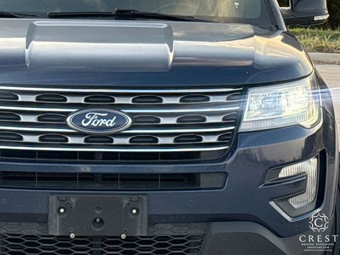 Used 2016 Ford Explorer XLT w/ Equipment Group 202A image 9