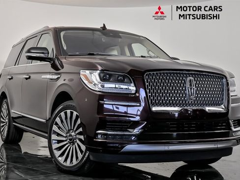 Used 2019 Lincoln Navigator Reserve image 1