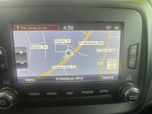 Used 2016 Jeep Renegade Trailhawk w/ Premium Trailhawk Package AWD/4WD image 16