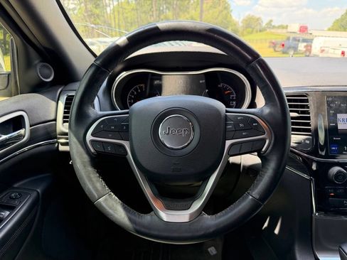 Used 2019 Jeep Grand Cherokee Limited AWD/4WD image 12
