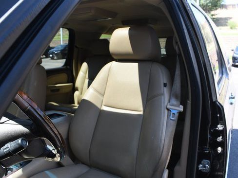 Used 2014 GMC Yukon XL Denali AWD/4WD image 17
