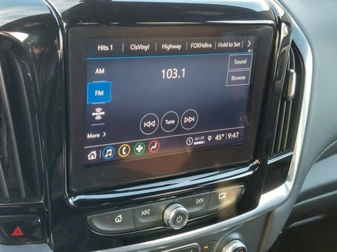 Used 2022 Chevrolet Traverse LT image 40