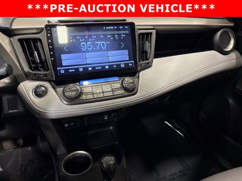 Used 2015 Toyota RAV4 Limited image 28
