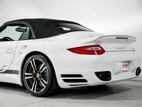Used 2011 Porsche 911 Turbo S image 38