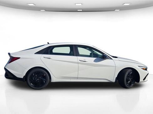 New 2026 Hyundai Elantra SEL Sport image 9