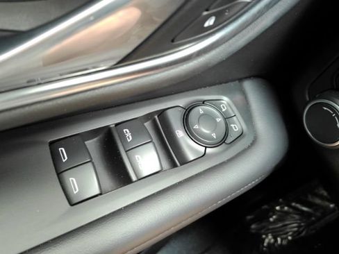 Used 2021 Chevrolet Suburban LS RWD image 35