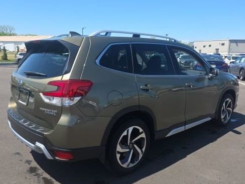 Used 2023 Subaru Forester Touring image 4