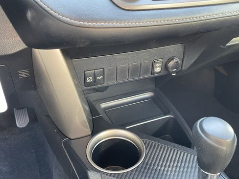 Used 2015 Toyota RAV4 XLE AWD/4WD image 23
