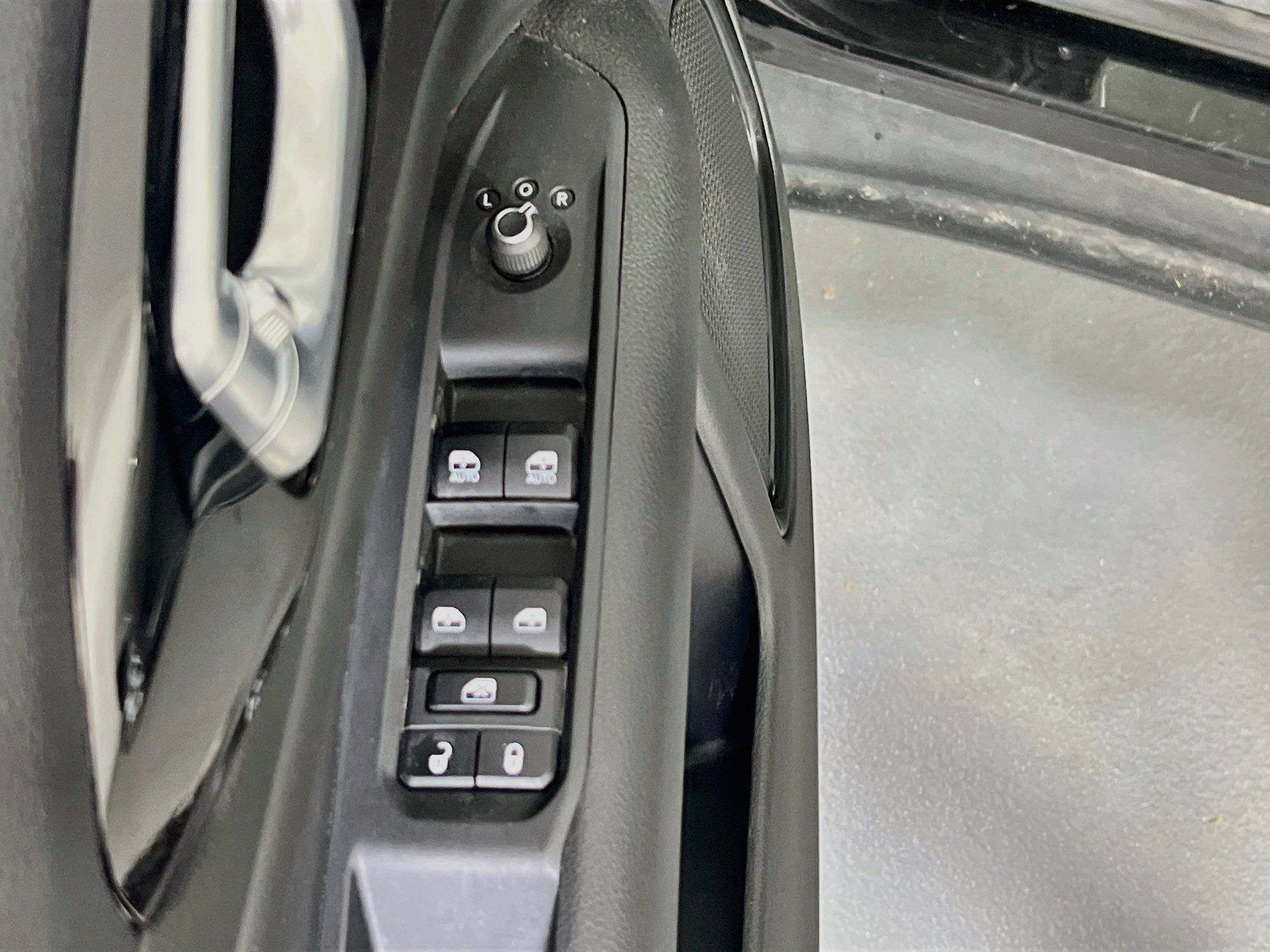 Used 2022 Jeep Compass Trailhawk AWD/4WD image 17