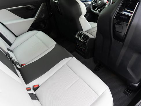 Used 2025 BMW M5 w/ Carbon Package image 38