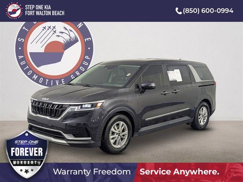 Used 2022 Kia Carnival LX image 1