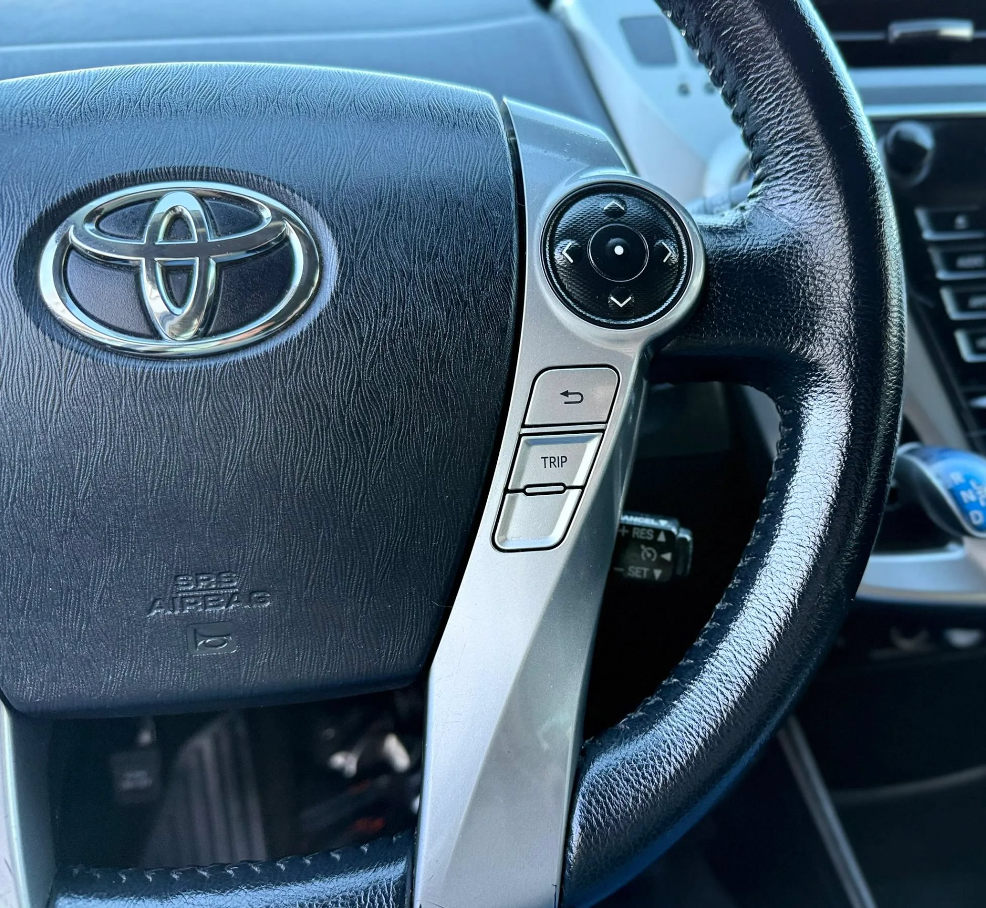 Used 2017 Toyota Prius V Four w/ Carpet Mat Package FWD image 14