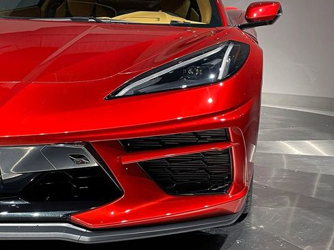 Used 2021 Chevrolet Corvette Stingray w/ Z51 Performance Package image 21