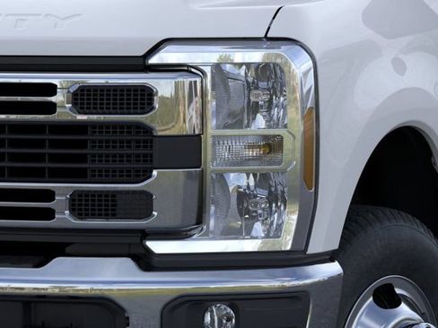 Used 2025 Ford F350 XL w/ XL Chrome Package AWD/4WD image 18