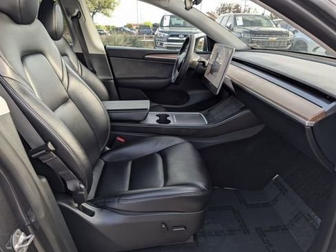 Used 2024 Tesla Model Y Long Range image 30