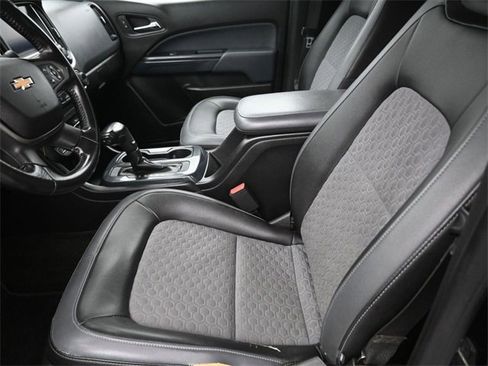 Used 2017 Chevrolet Colorado Z71 image 24