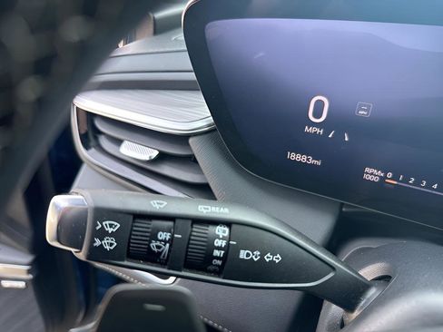 Used 2025 Buick Enclave Preferred image 22