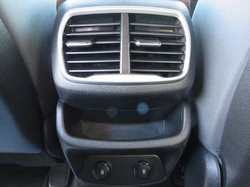 Used 2020 Hyundai Santa Fe SEL w/ Convenience Package image 19