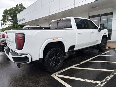 Used 2024 GMC Sierra 2500 AT4 w/ AT4 Premium Plus Package AWD/4WD image 5