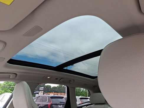 New 2025 Volvo XC60 T8 Plus w/ Protection Package Premier image 10