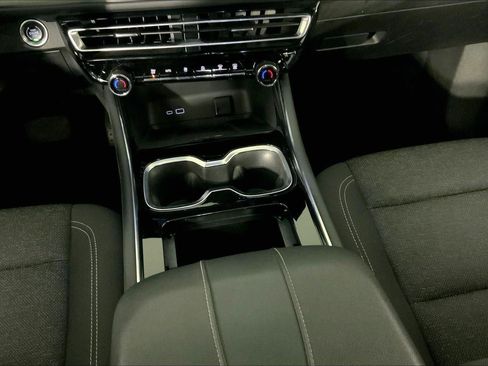 Used 2024 Chevrolet Traverse LT AWD/4WD image 18