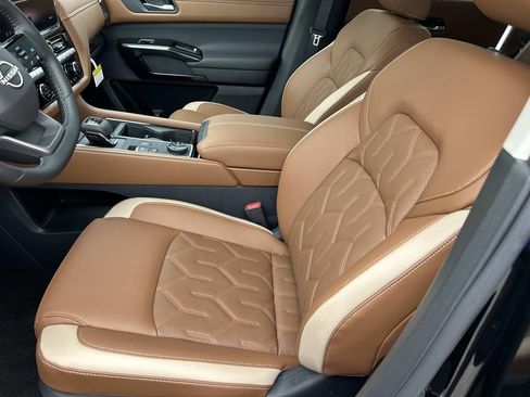 New 2026 Nissan Pathfinder Platinum AWD/4WD image 15