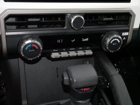 Used 2024 Toyota Tacoma TRD Off-Road image 24