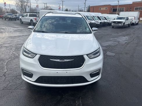 Used 2022 Chrysler Pacifica Limited image 50