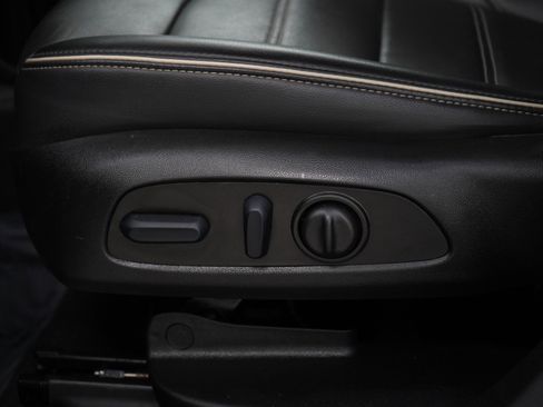 Used 2022 GMC Acadia Denali w/ Denali Ultimate Package image 32