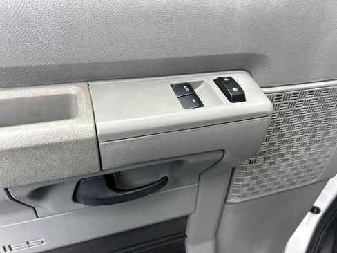 Used 2024 Ford E-450 and Econoline 450 Super Duty w/ Power Windows & Locks Group RWD image 11