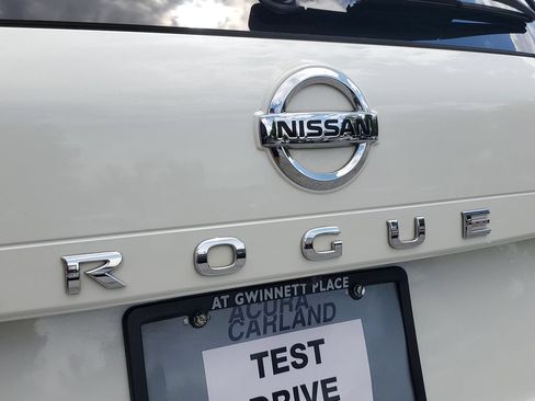 Used 2021 Nissan Rogue SV w/ Premium Package FWD image 8