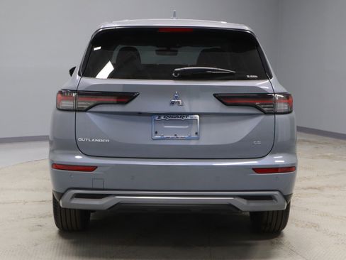 New 2026 Mitsubishi Outlander SE image 7